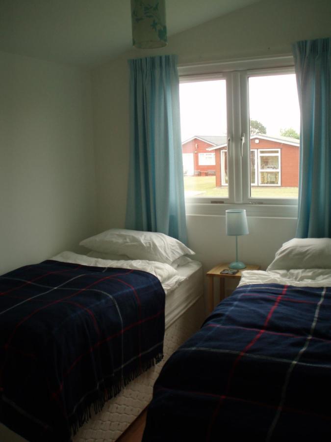 Chalets & Lodges At Atlantic Bays Holiday Park Падстоу Екстериор снимка